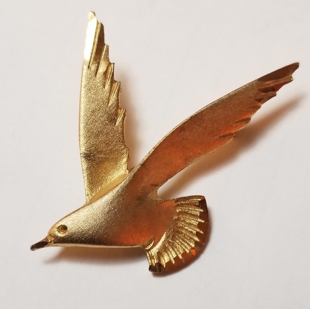 Vintage brooch golden sea gull broach gold tone bird pin Hamilton Field 83